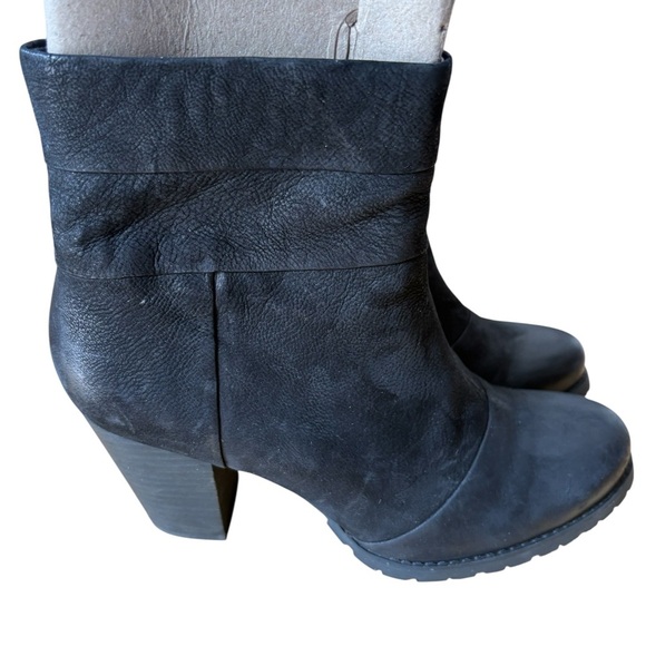 Clark’s Mission Manor Black Nubu Ankle Boots - Picture 4 of 8